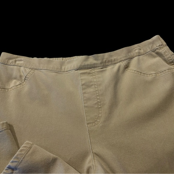 Women’s Issac Mizrahi Pull-up Khaki Pants - Picture 2 of 11
